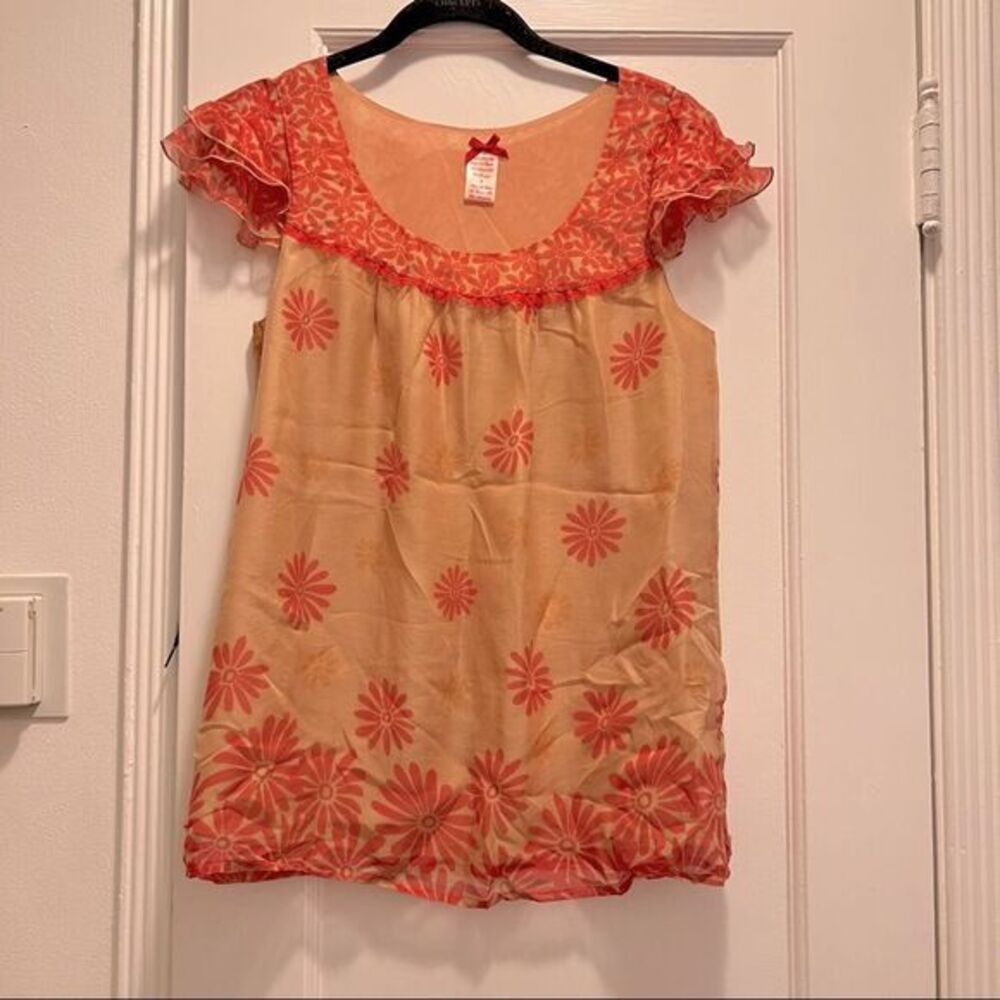 4/$20 Forever 21 floral silk blouse with ruffled cap sleeves
